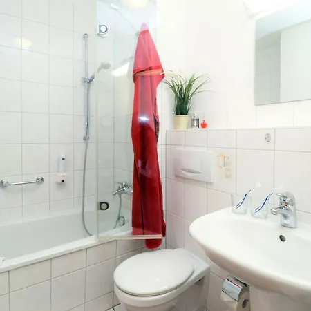 Deutsches Haus 19 Eg 아파트 부스트로우